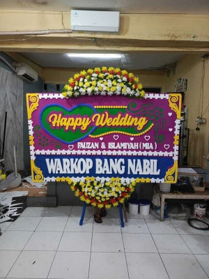 Papan Bunga di Nglayang Jenangan