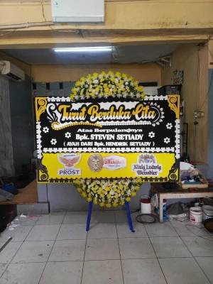 Papan Bunga di Nglayang Jenangan